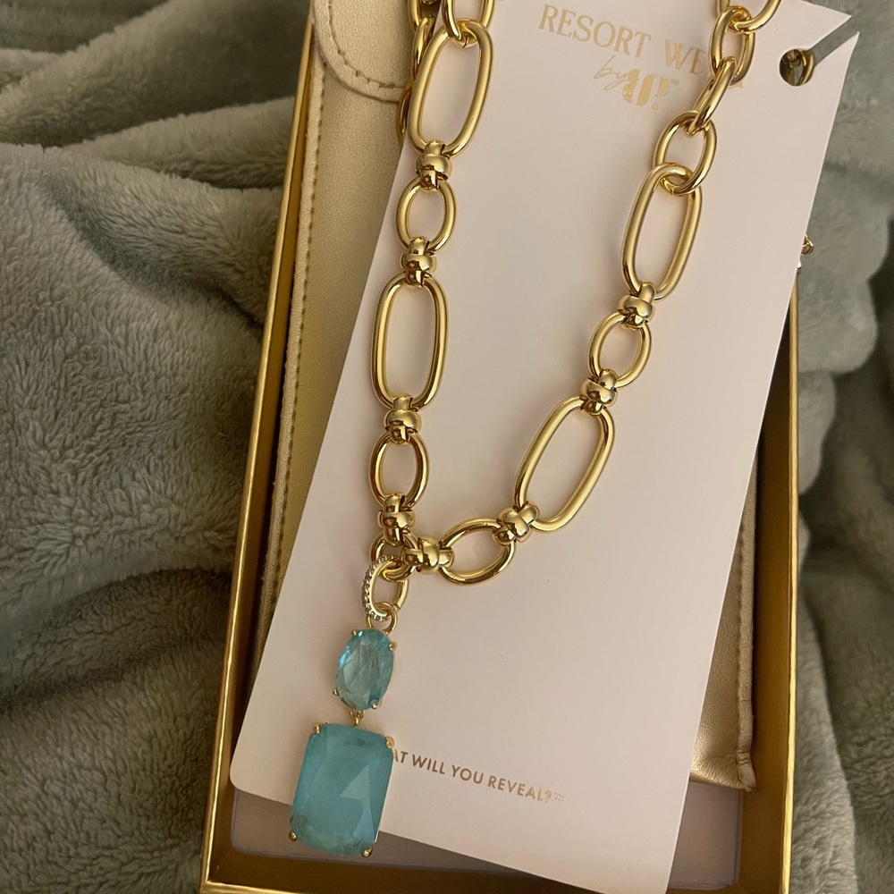 Beachside Dreaming Resort Wear necklace 🩵